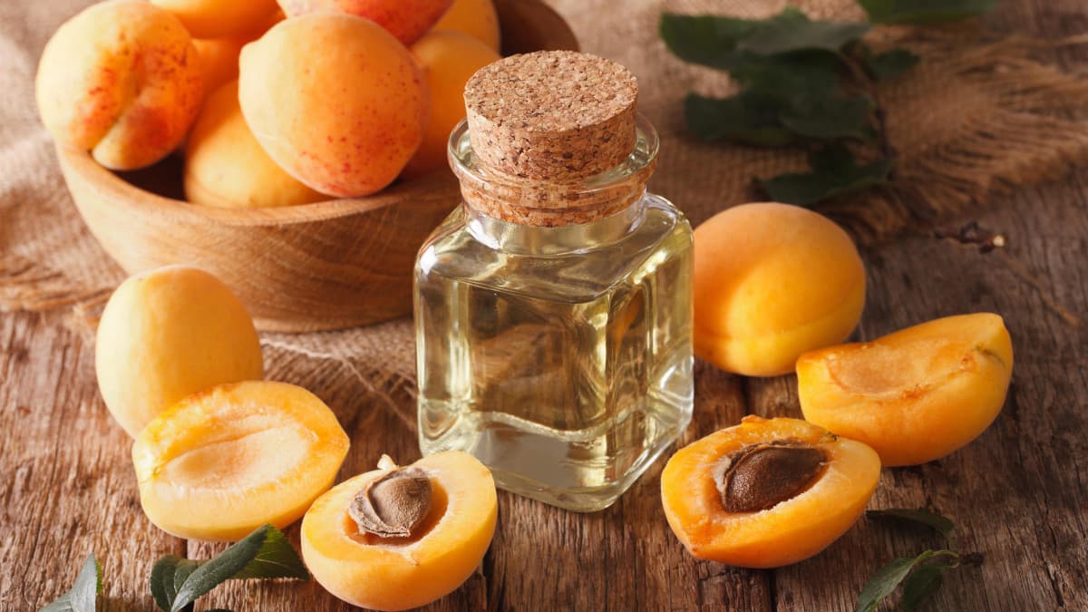 Huile de noyaux d’abricots